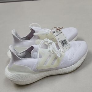 New Adidas Ultraboost US9